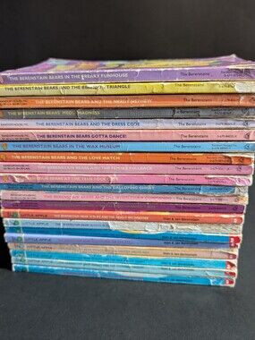 21 THE BERENSTAIN BEAR Big Chapter Books & Bear Scouts Berenstein Vtg 90's